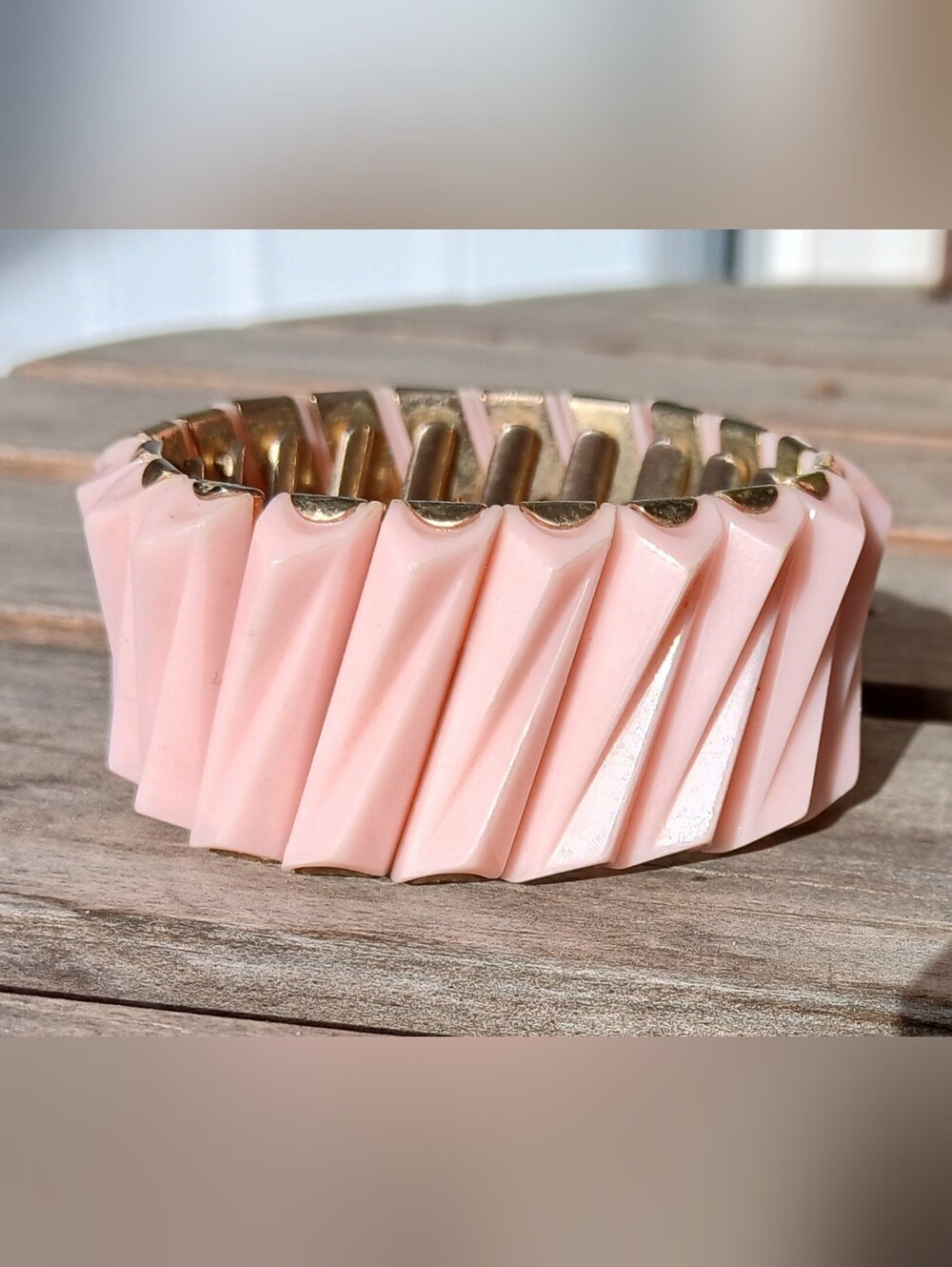 Vintage Expandable Pink Twist Bracelet - Women's Fashion Accessory